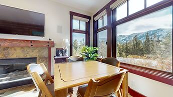 Juniper Crest 24 Upscale Mountain Townhouse, Unbeatable Views, Private