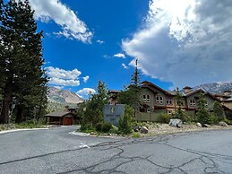 Juniper Crest 24 Upscale Mountain Townhouse, Unbeatable Views, Private