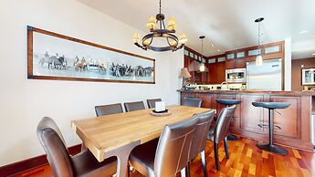 Juniper Crest 24 Upscale Mountain Townhouse, Unbeatable Views, Private