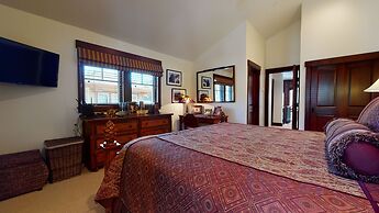 Juniper Crest 24 Upscale Mountain Townhouse, Unbeatable Views, Private