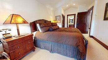 Juniper Crest 24 Upscale Mountain Townhouse, Unbeatable Views, Private