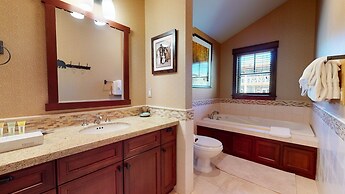 Juniper Crest 24 Upscale Mountain Townhouse, Unbeatable Views, Private