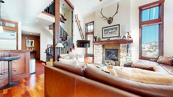 Juniper Crest 24 Upscale Mountain Townhouse, Unbeatable Views, Private