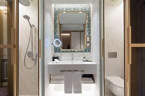 The Emerald House Lisbon, Curio Collection By Hilton