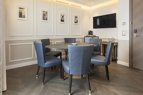 The Emerald House Lisbon, Curio Collection By Hilton