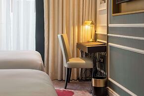 The Emerald House Lisbon, Curio Collection By Hilton