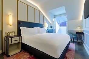 The Emerald House Lisbon, Curio Collection By Hilton