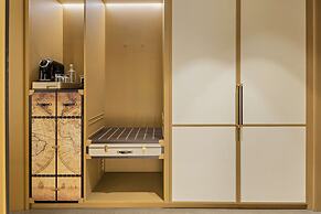 The Emerald House Lisbon, Curio Collection By Hilton