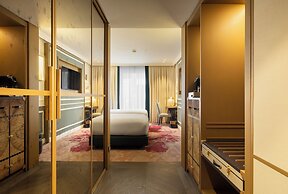 The Emerald House Lisbon, Curio Collection By Hilton