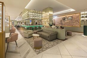 The Emerald House Lisbon, Curio Collection By Hilton
