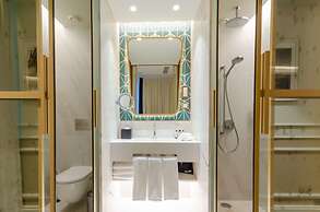 The Emerald House Lisbon, Curio Collection By Hilton
