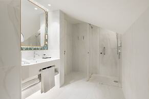 The Emerald House Lisbon, Curio Collection By Hilton