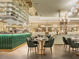 The Emerald House Lisbon, Curio Collection By Hilton