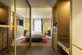 The Emerald House Lisbon, Curio Collection By Hilton