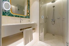The Emerald House Lisbon, Curio Collection By Hilton