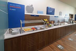 Holiday Inn Express Monterrey Fundidora by IHG