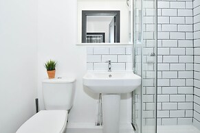 Townhouse @ 202 Walthall Street Crewe