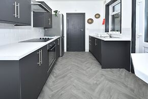 Townhouse @ 202 Walthall Street Crewe