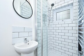 Townhouse @ 202 Walthall Street Crewe