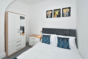 Townhouse @ 202 Walthall Street Crewe