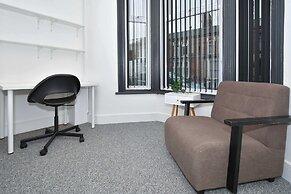 Townhouse @ 202 Walthall Street Crewe