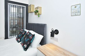 Townhouse @ 202 Walthall Street Crewe