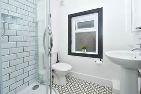 Townhouse @ 202 Walthall Street Crewe