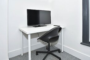 Townhouse @ 202 Walthall Street Crewe