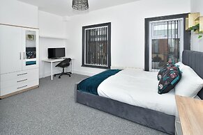 Townhouse @ 202 Walthall Street Crewe