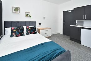 Townhouse @ 202 Walthall Street Crewe