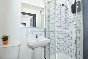 Townhouse @ 202 Walthall Street Crewe