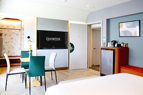 The Quarter Onnut by UHG