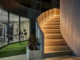 The Quarter Onnut by UHG