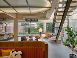 The Quarter Onnut by UHG