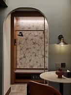 The Quarter Onnut by UHG