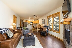 2658 Tenderfoot Lodge 2 Bedroom Condo by RedAwning