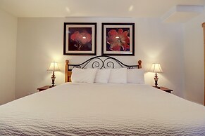 101 Streamside Lane 2 Bedroom Condo by RedAwning