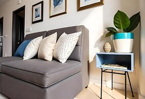 Bright & Relaxing Full Apartment