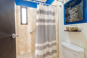 Bright & Relaxing Full Apartment