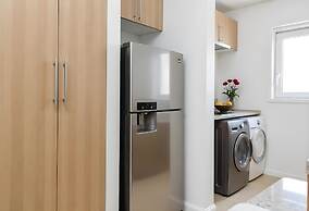 Bright & Relaxing Full Apartment