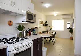 Bright & Relaxing Full Apartment