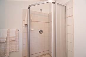 Lakefront Chalet with private dock