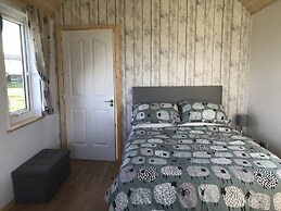 The Snuggly Sheep Shepherd Hut Campview Farm Stay