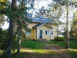 Beautiful 4 Bed Cottage in Elimaki With Wood Sauna
