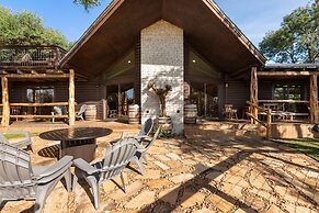 Guadalupe Bluff Log Cabin 4 Bedroom Home by RedAwning