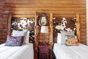 Guadalupe Bluff Log Cabin 4 Bedroom Home by RedAwning