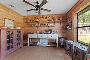 Guadalupe Bluff Log Cabin 4 Bedroom Home by RedAwning