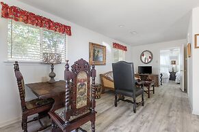 Guadalupe Bluff Farmhouse 3 Bedroom Home by RedAwning