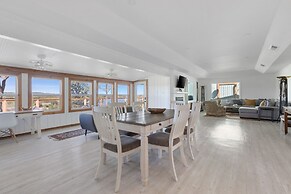 Guadalupe Bluff Farmhouse 3 Bedroom Home by RedAwning