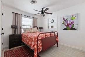 Guadalupe Bluff Farmhouse 3 Bedroom Home by RedAwning